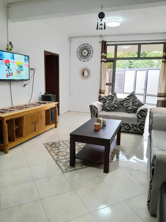 Beautiful Affordable House - 5 Minutes From The Airport And 12 Minutes To Blue Bay Beach Mon Tresor 외부 사진